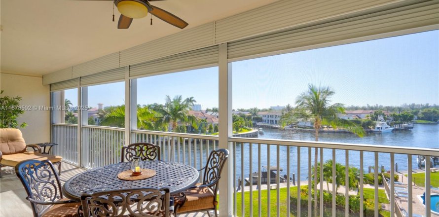 Condo in Deerfield Beach, Florida, 2 bedrooms № 1981044