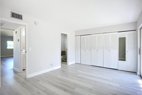 Condominio en venta en Sun City Center, Florida, 1 dormitorio, 74.32 m2 № 2114814 - foto 24