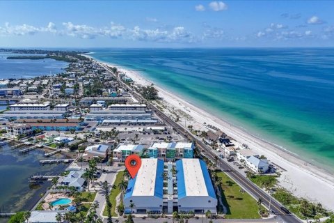 Condo in Bradenton Beach, Florida, 2 bedrooms № 2333843