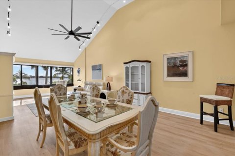 Copropriété à vendre à Bradenton Beach, Floride: 2 chambres, 125.33 m2 № 2333843 - photo 11