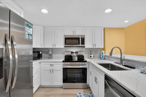 Copropriété à vendre à Bradenton Beach, Floride: 2 chambres, 125.33 m2 № 2333843 - photo 12