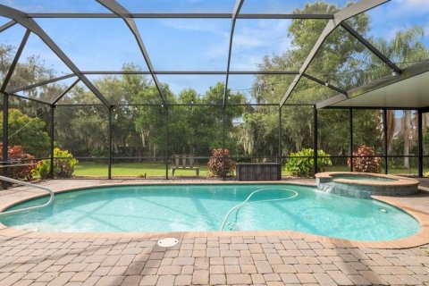 House in Lakeland, Florida 5 bedrooms, 389.73 sq.m. № 2215148 - photo 12