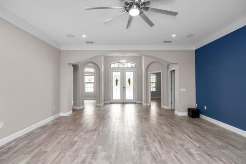 House in Lakeland, Florida 5 bedrooms, 389.73 sq.m. № 2215148 - photo 24