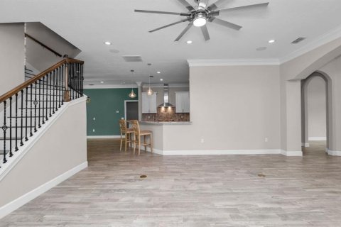 House in Lakeland, Florida 5 bedrooms, 389.73 sq.m. № 2215148 - photo 25