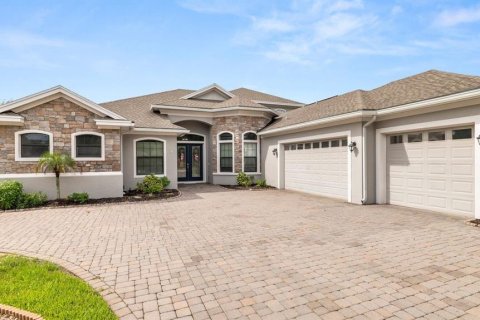 House in Lakeland, Florida 5 bedrooms, 389.73 sq.m. № 2215148 - photo 3