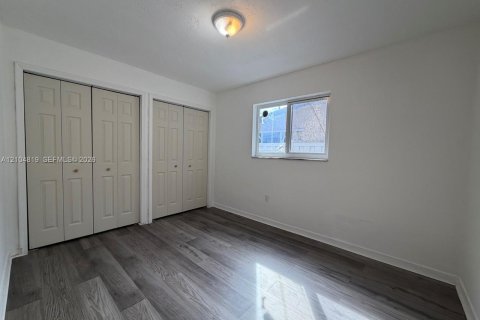 Villa ou maison à vendre à Sunrise, Floride: 4 chambres, 170.57 m2 № 2413158 - photo 10