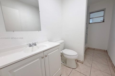 Villa ou maison à vendre à Sunrise, Floride: 4 chambres, 170.57 m2 № 2413158 - photo 12