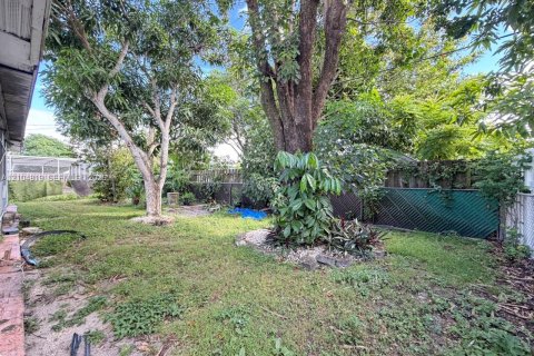 Villa ou maison à vendre à Sunrise, Floride: 4 chambres, 170.57 m2 № 2413158 - photo 19