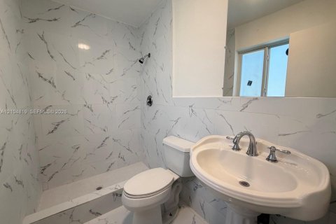 Villa ou maison à vendre à Sunrise, Floride: 4 chambres, 170.57 m2 № 2413158 - photo 6
