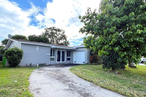 Villa ou maison à Sunrise, Floride 4 chambres, 170.57 m2 № 2413158