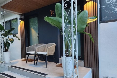 House in Miami, Florida 1 bedroom, 214.14 sq.m. № 2035567 - photo 30