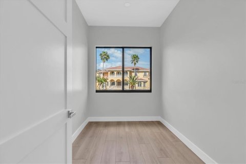 Villa ou maison à vendre à Gulfport, Floride: 5 chambres, 382.48 m2 № 2155881 - photo 21