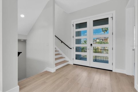 Villa ou maison à vendre à Gulfport, Floride: 5 chambres, 382.48 m2 № 2155881 - photo 5