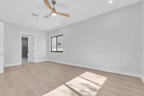 Villa ou maison à vendre à Gulfport, Floride: 5 chambres, 382.48 m2 № 2155881 - photo 24
