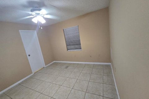 Villa ou maison à louer à Lakeland, Floride: 2 chambres, 171.31 m2 № 1418923 - photo 4