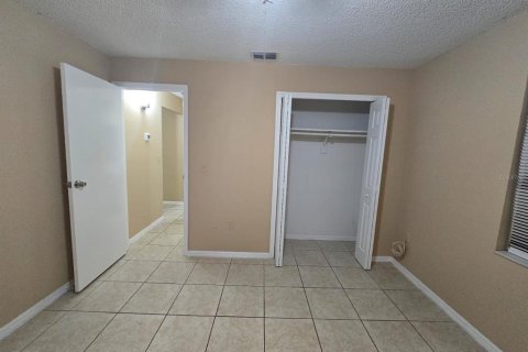 Villa ou maison à louer à Lakeland, Floride: 2 chambres, 171.31 m2 № 1418923 - photo 10