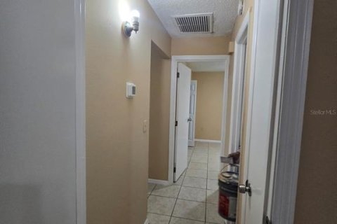 Villa ou maison à louer à Lakeland, Floride: 2 chambres, 171.31 m2 № 1418923 - photo 8