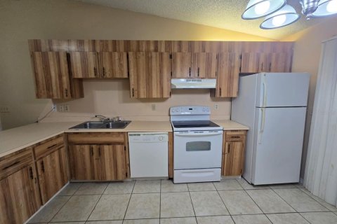 Villa ou maison à louer à Lakeland, Floride: 2 chambres, 171.31 m2 № 1418923 - photo 7