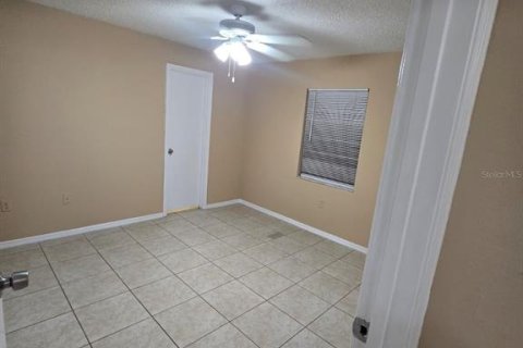 Villa ou maison à louer à Lakeland, Floride: 2 chambres, 171.31 m2 № 1418923 - photo 2