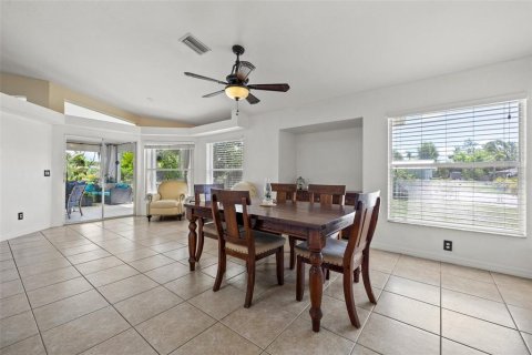 House in Englewood, Florida 3 bedrooms, 168.34 sq.m. № 1260826 - photo 14