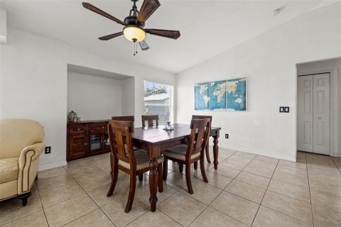 House in Englewood, Florida 3 bedrooms, 168.34 sq.m. № 1260826 - photo 16