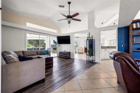 House in Englewood, Florida 3 bedrooms, 168.34 sq.m. № 1260826 - photo 7