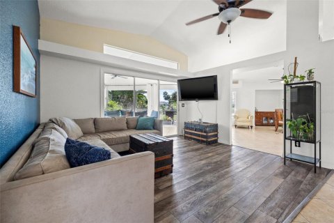 House in Englewood, Florida 3 bedrooms, 168.34 sq.m. № 1260826 - photo 8