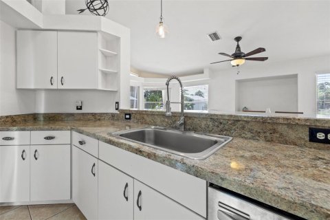House in Englewood, Florida 3 bedrooms, 168.34 sq.m. № 1260826 - photo 9