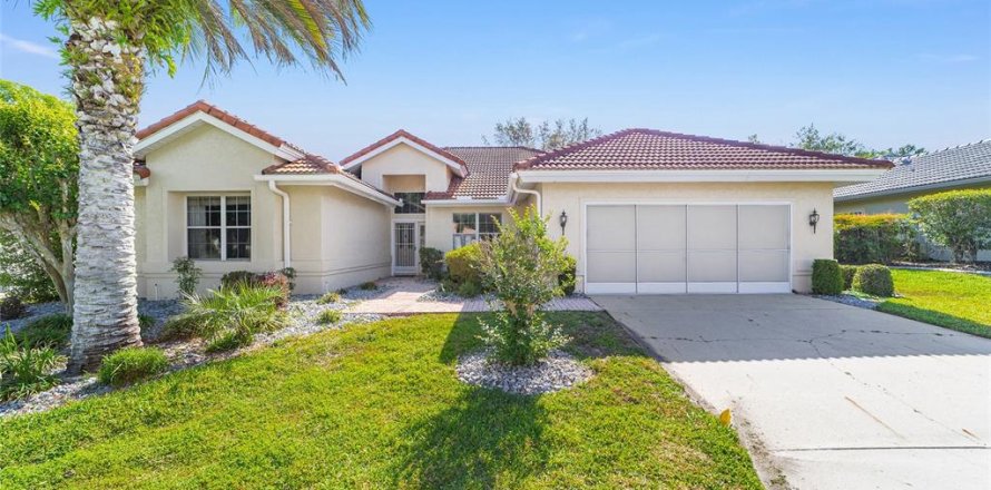 House in Ocala, Florida 3 bedrooms, 192.68 sq.m. № 1624999