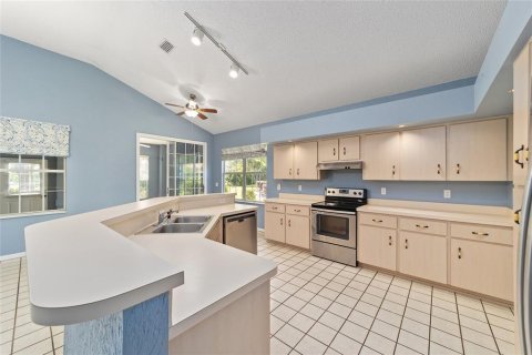 House in Ocala, Florida 3 bedrooms, 192.68 sq.m. № 1624999 - photo 17