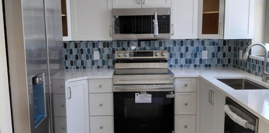 Condominio en Pompano Beach, Florida, 2 dormitorios  № 2087849
