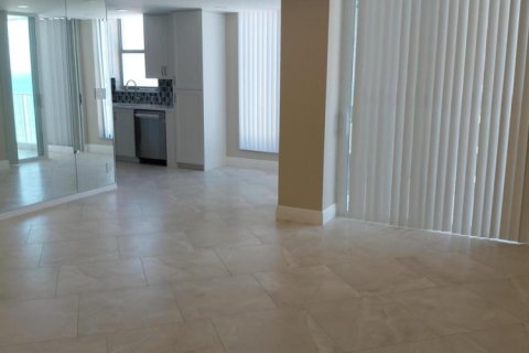 Condominio en alquiler en Pompano Beach, Florida, 2 dormitorios, 102.19 m2 № 2087849 - foto 6