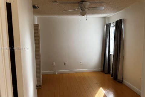 Снять в аренду квартиру в Хайалиа, Флорида 1 спальня, 60.01м2, № 1989953 - фото 5