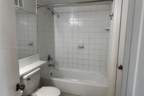 Снять в аренду квартиру в Хайалиа, Флорида 1 спальня, 60.01м2, № 1989953 - фото 8