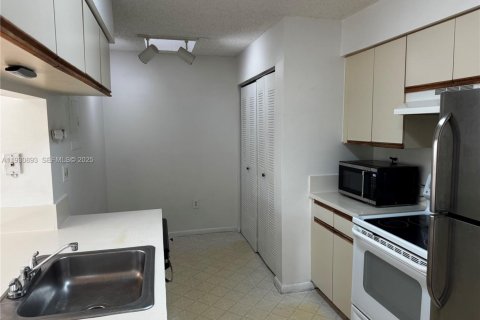 Снять в аренду квартиру в Хайалиа, Флорида 1 спальня, 60.01м2, № 1989953 - фото 4