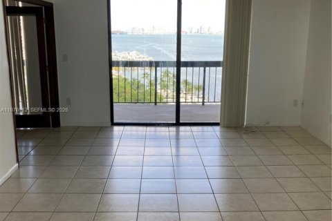 Condo in Miami, Florida, 2 bedrooms  № 2041994 - photo 5