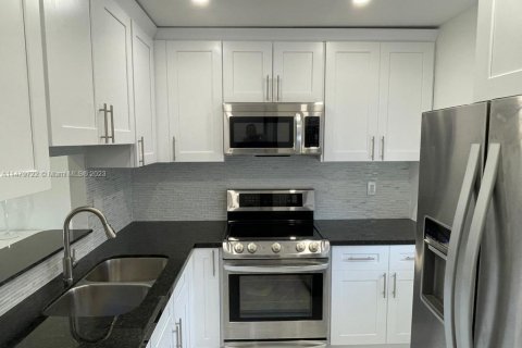 Copropriété à vendre à Lauderdale Lakes, Floride: 2 chambres, 87.7 m2 № 1937415 - photo 12