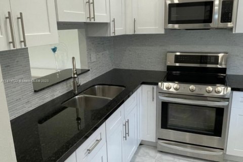 Copropriété à vendre à Lauderdale Lakes, Floride: 2 chambres, 87.7 m2 № 1937415 - photo 14