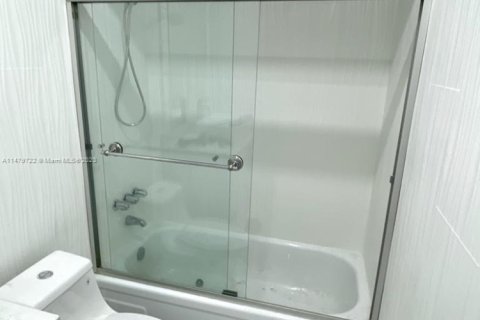 Copropriété à vendre à Lauderdale Lakes, Floride: 2 chambres, 87.7 m2 № 1937415 - photo 22