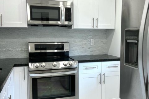 Copropriété à vendre à Lauderdale Lakes, Floride: 2 chambres, 87.7 m2 № 1937415 - photo 15