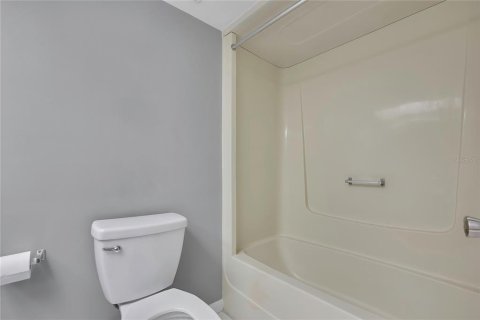 Снять в аренду кондоминиум в Нью-Порт-Ричи, Флорида 7 комнат, 128.95м2, № 2096083 - фото 30
