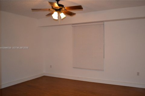 Townhouse in Aventura, Florida 1 bedroom, 79.8 sq.m. № 2393139 - photo 12