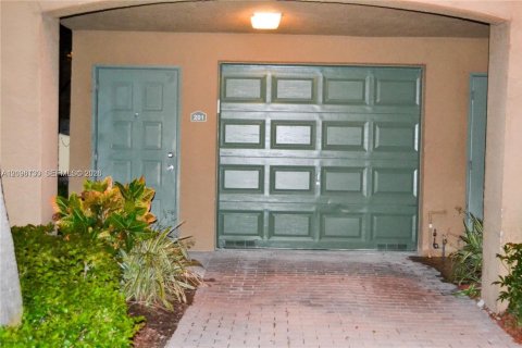 Townhouse in Aventura, Florida 1 bedroom, 79.8 sq.m. № 2393139