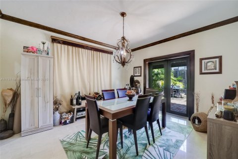 Casa en venta en Miami Beach, Florida, 4 dormitorios, 219.16 m2 № 1706832 - foto 10