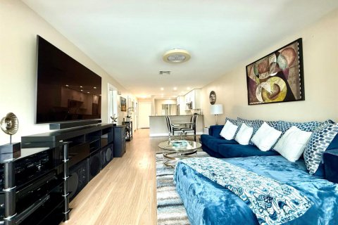 Condo in Delray Beach, Florida, 2 bedrooms  № 2083374 - photo 7