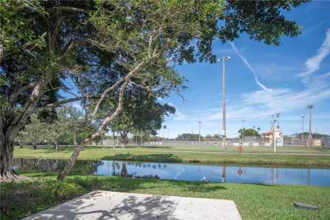 Condominio en alquiler en Coral Springs, Florida, 2 dormitorios, 96.99 m2 № 1990596 - foto 4