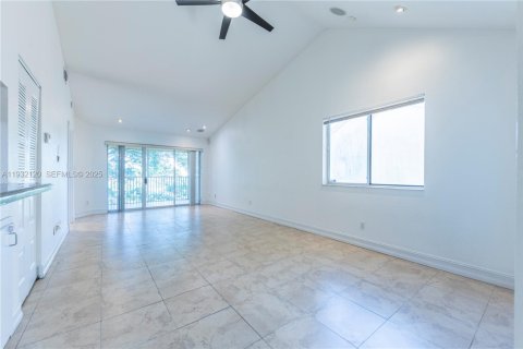Condominio en alquiler en Coral Springs, Florida, 2 dormitorios, 96.99 m2 № 1990596 - foto 10