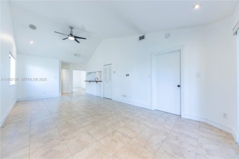 Condominio en alquiler en Coral Springs, Florida, 2 dormitorios, 96.99 m2 № 1990596 - foto 12