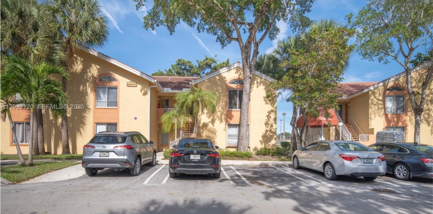 Condominio en Coral Springs, Florida, 2 dormitorios  № 1990596