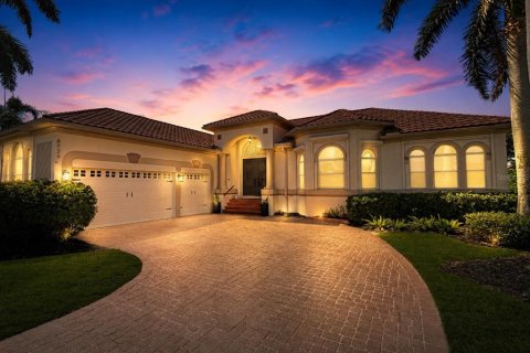 House in Fort Myers, Florida 3 bedrooms, 237.83 sq.m. № 2367107